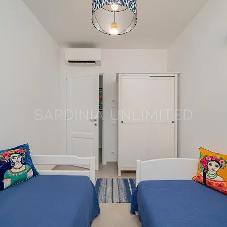Thia * Budoni
